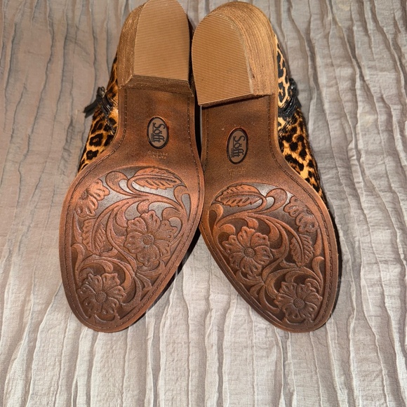 NWT - Sofft Tamula Animal Print bootie sz 9 - Picture 4 of 7